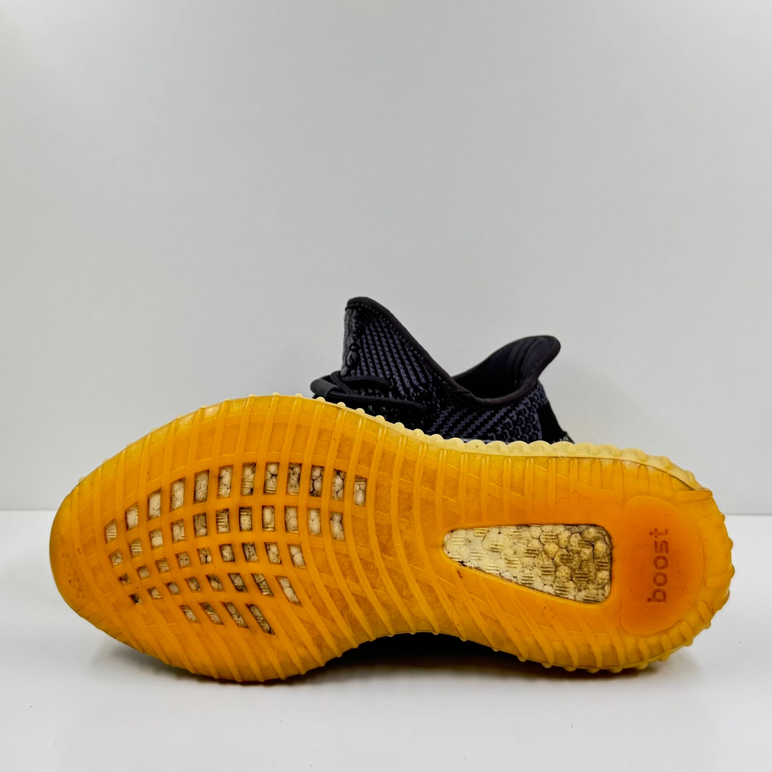 Adidas Yeezy Boost 350 V2 Carbon