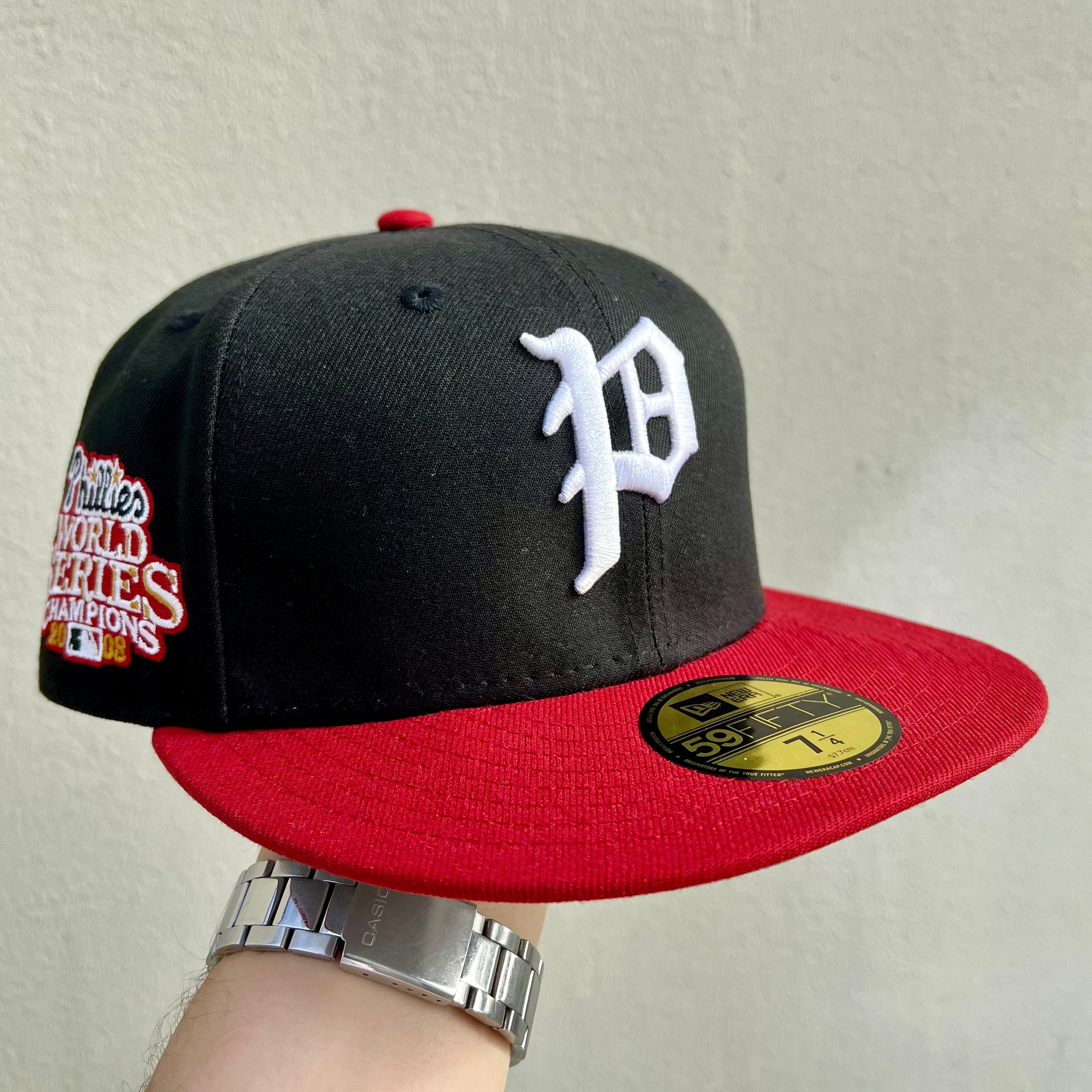New Era Philadelphia Phillies Black Red Fitted Cap