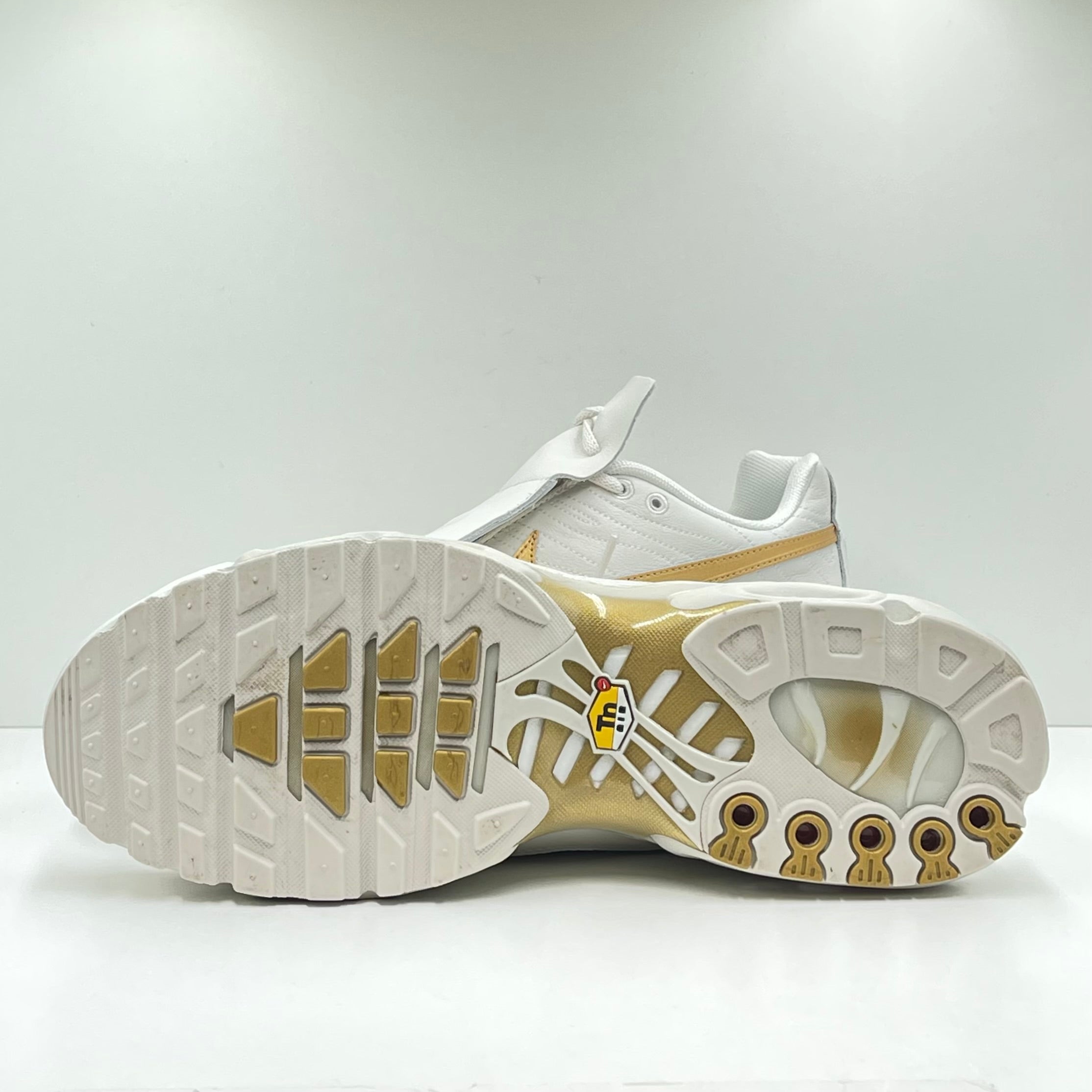 Nike Air Max Plus Tiempo Metallic Gold