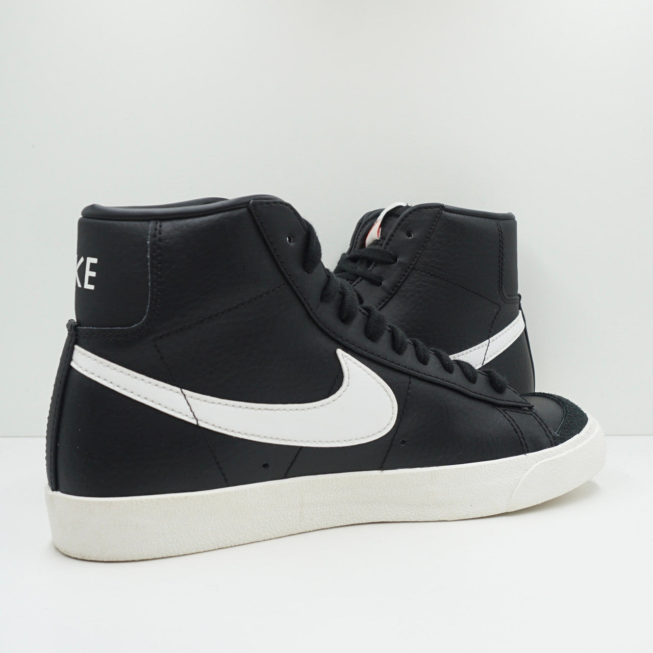 Nike Blazer Mid 77 Vintage Black Sail