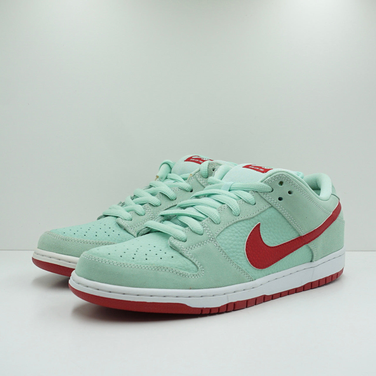 Nike SB Dunk Low Medium Mint Gym Red