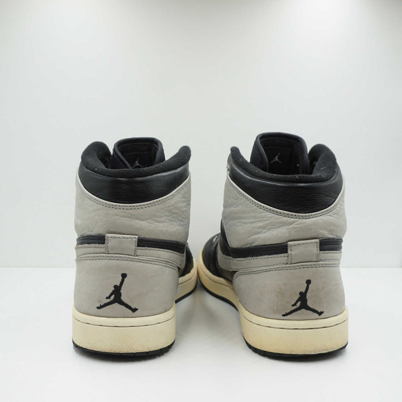 Jordan 1 Retro Shadow (2009)