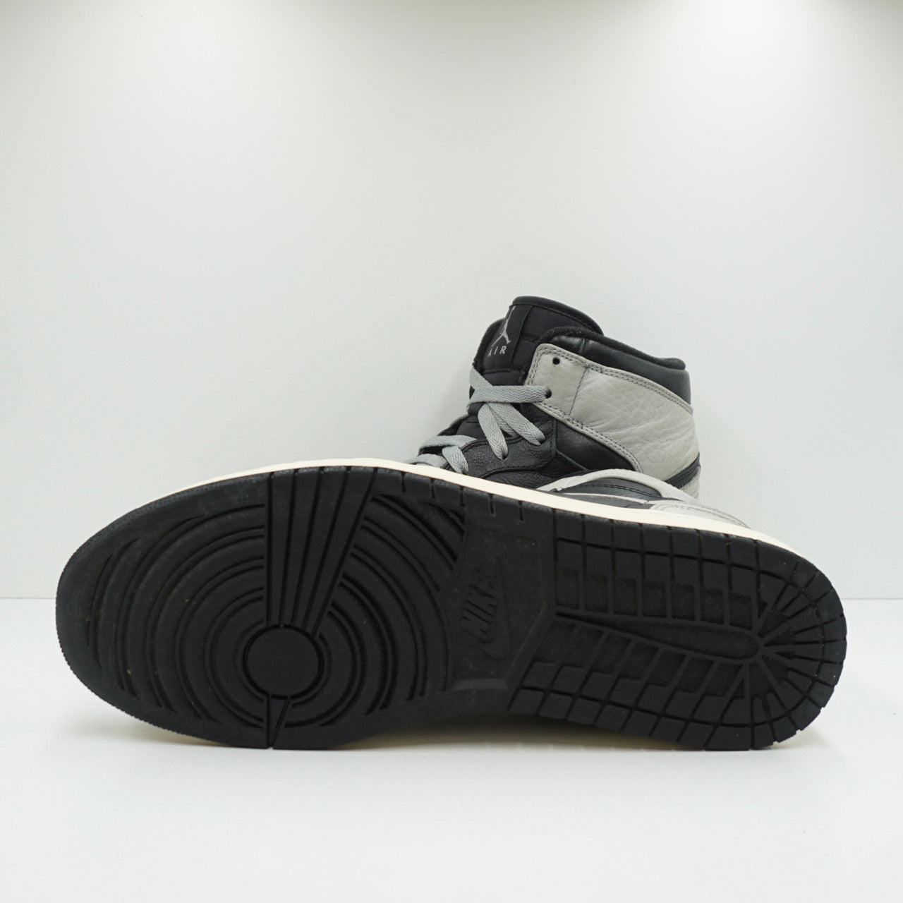 Jordan 1 Retro Shadow (2009)