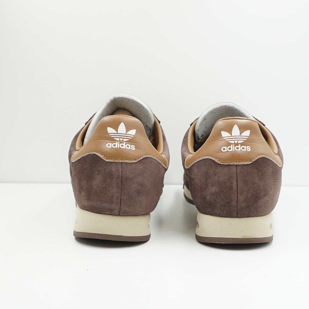 Adidas AS 520