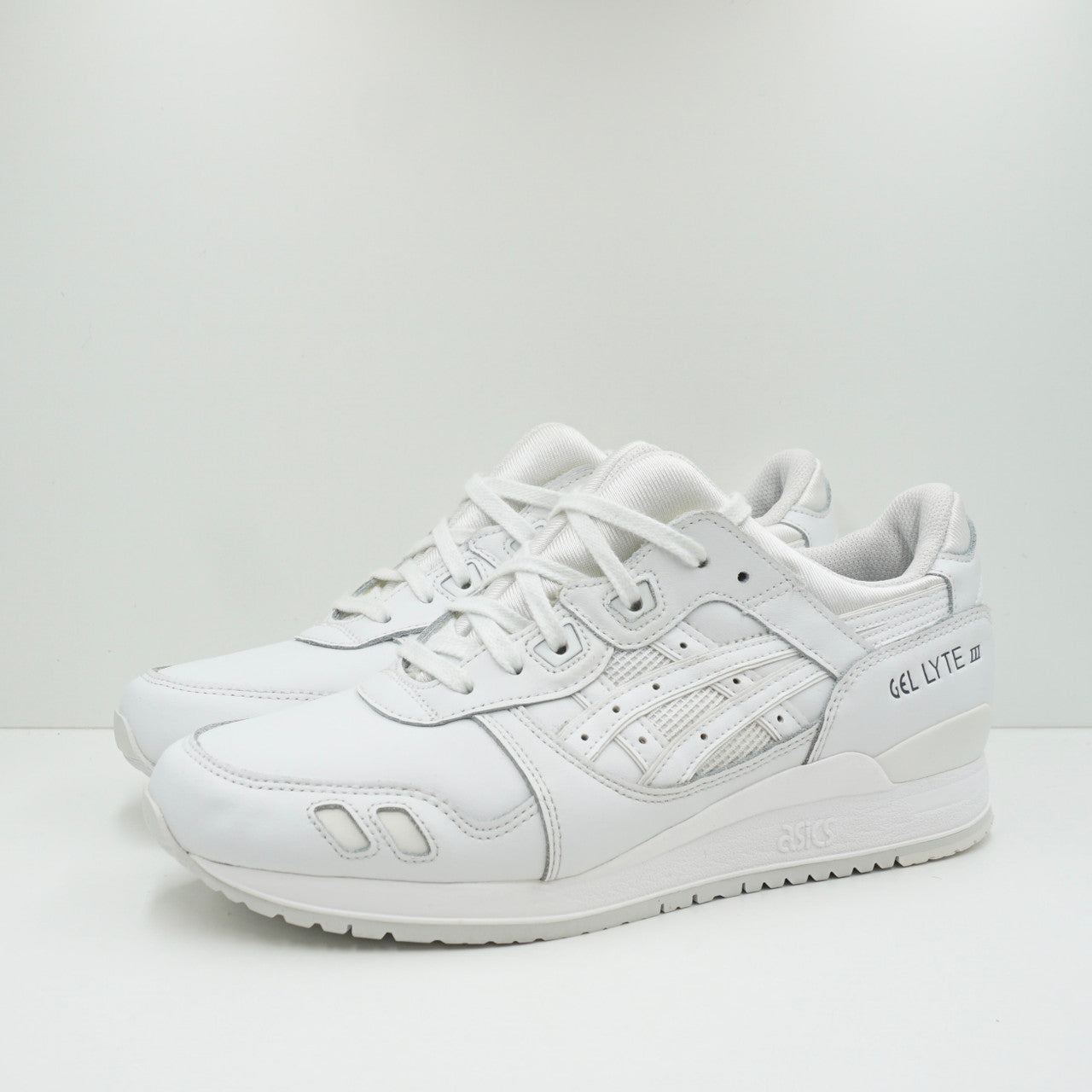 Asics gel lyte hot sale 3 triple white