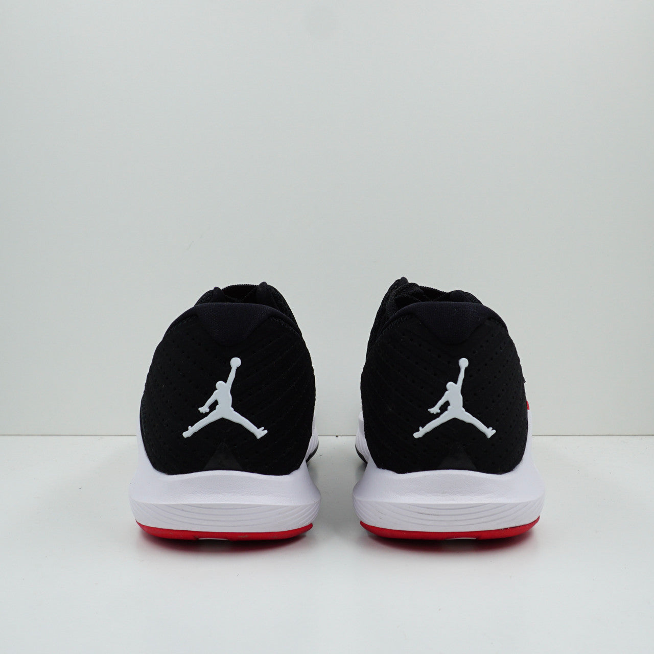 Jordan Relentless Black/White