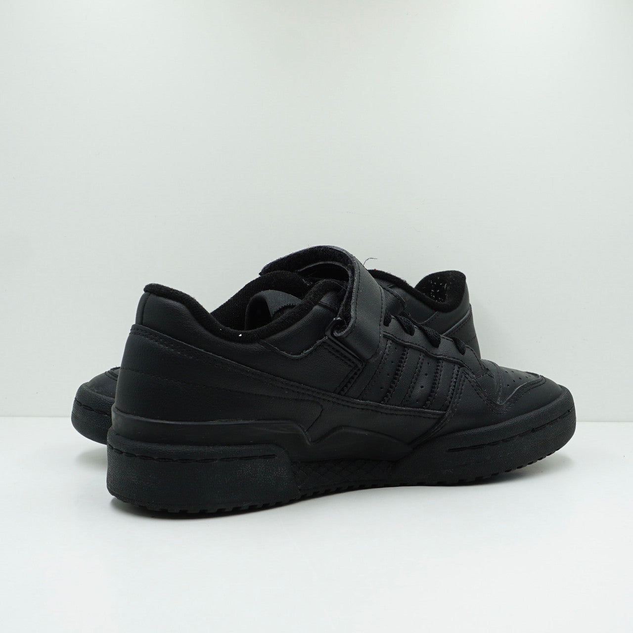 Adidas Forum Low Triple Black