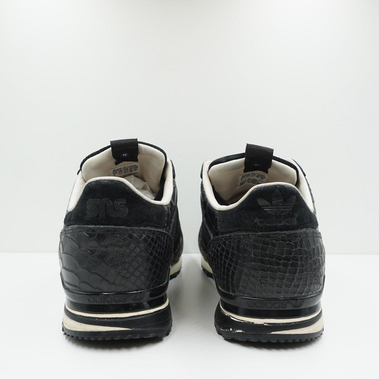 Adidas Consortium x Sneakersnstuff ZX 700 (W)