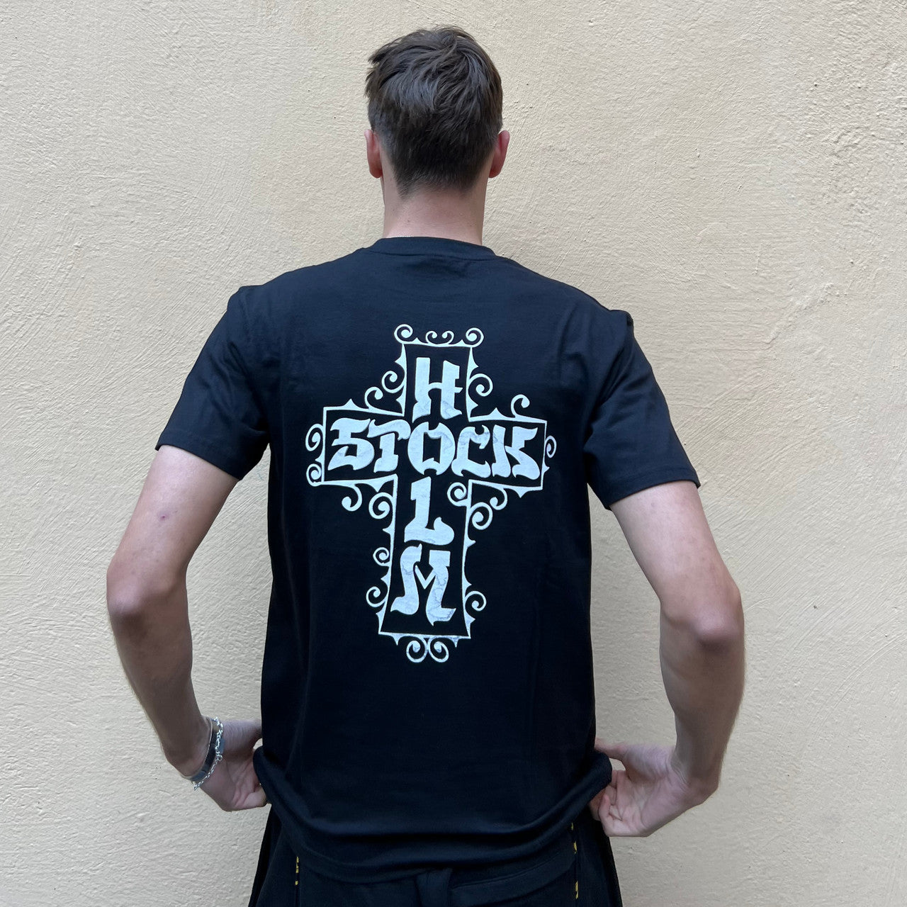 Independent Trucker Co Boutique Sportif Stockholm Cross Black Tshirt
