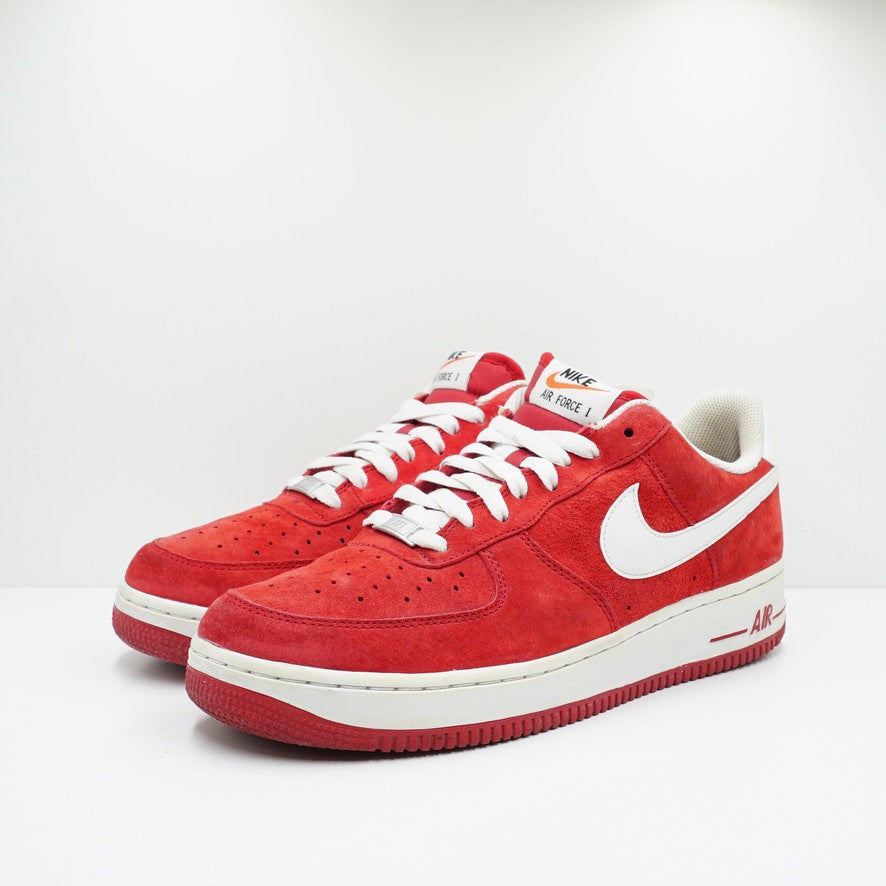 Nike air force 1 2025 red and white suede