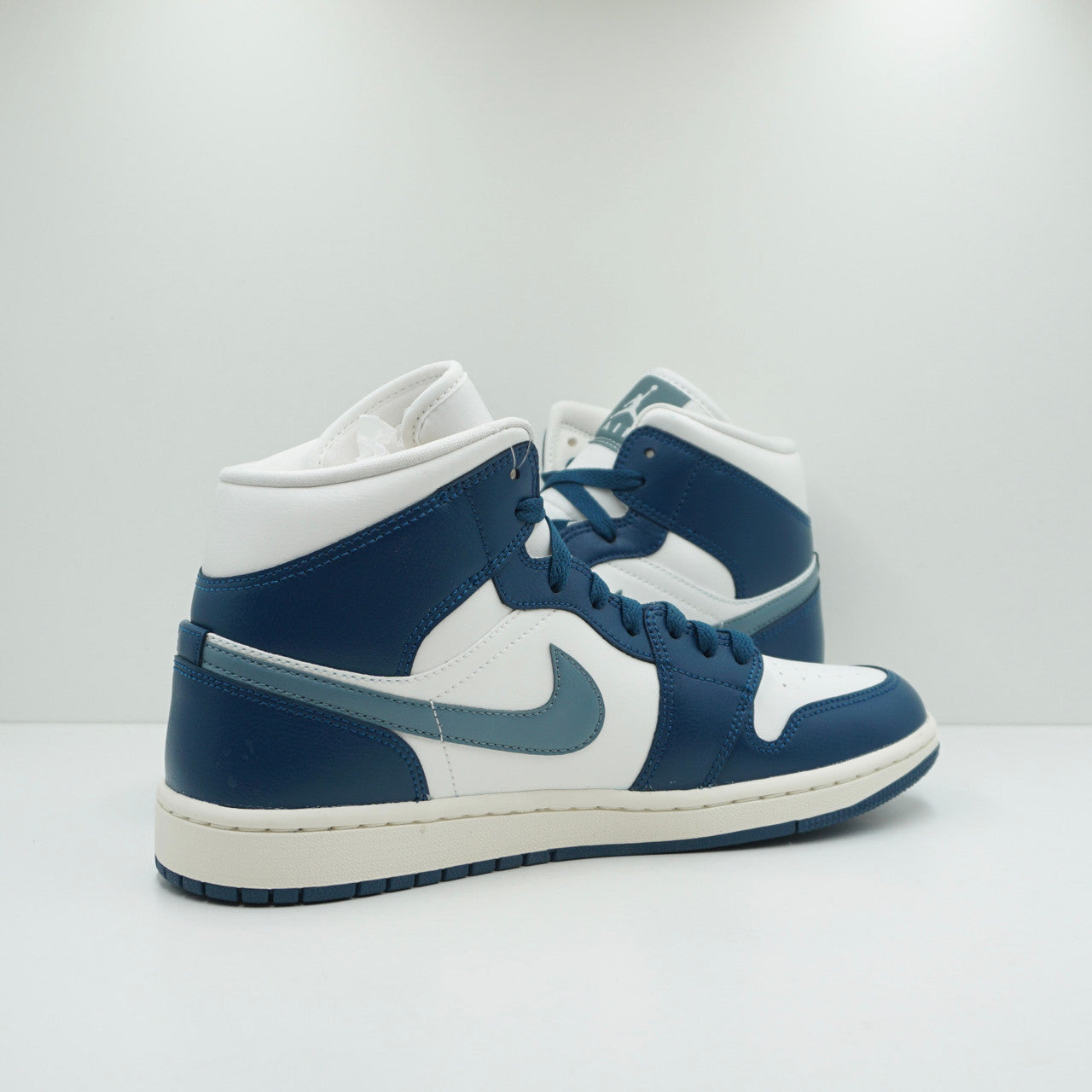 Jordan 1 Mid French Blue (W)