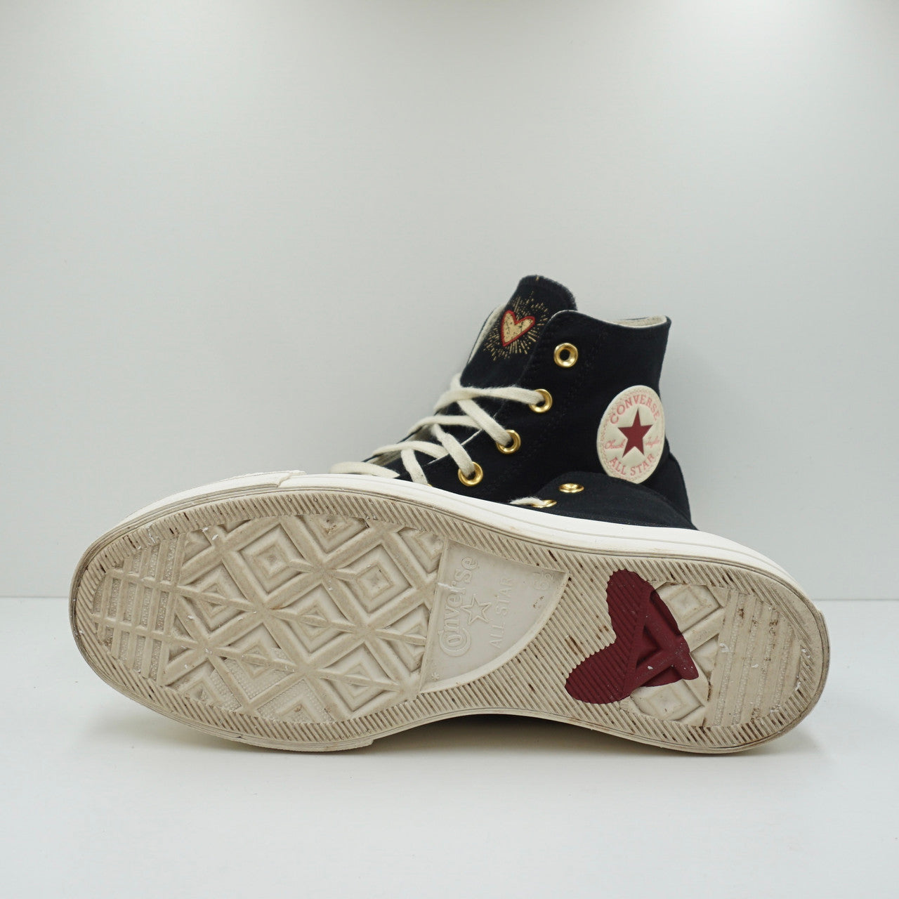 Converse CTAS Lift Platform Hearts Valentines Day Black