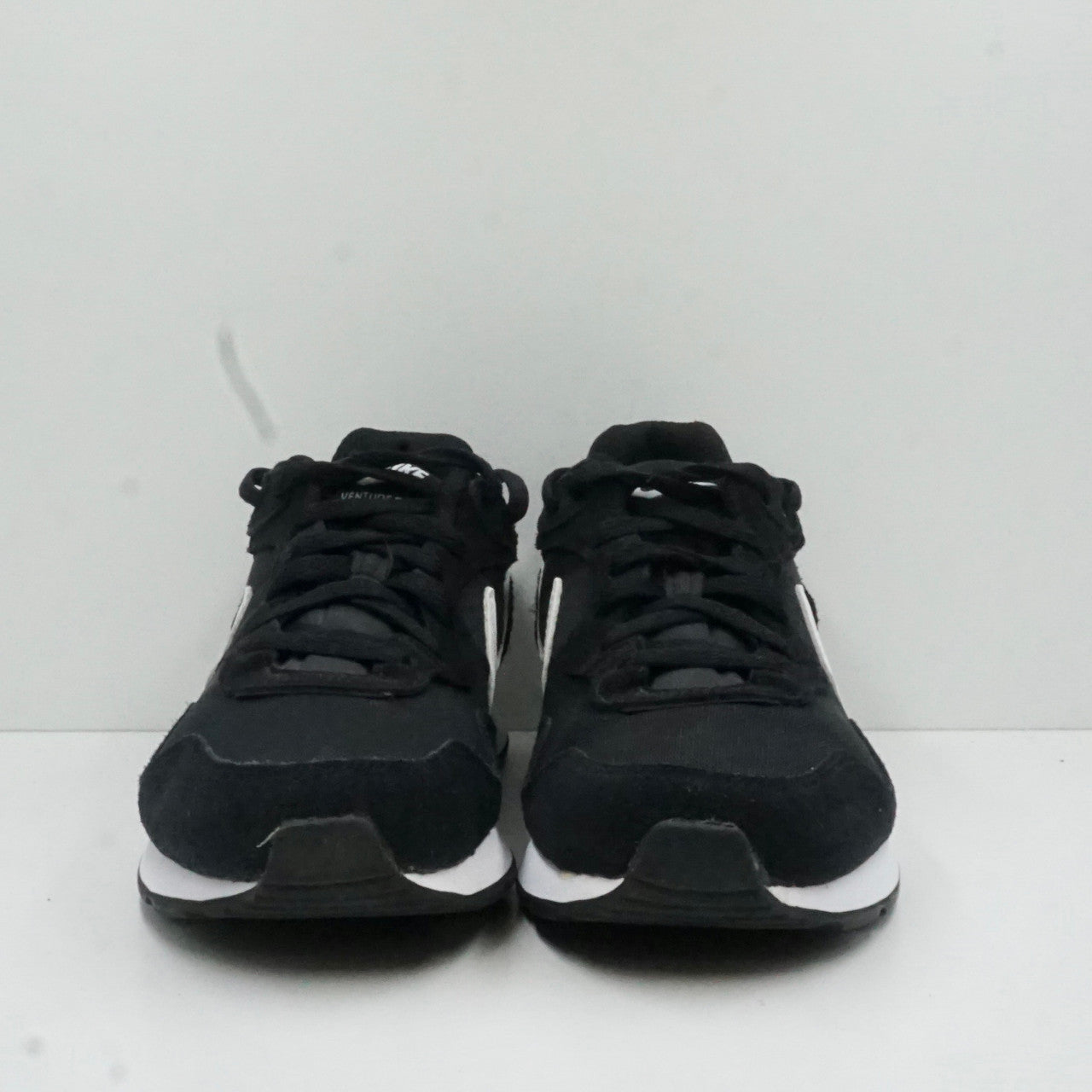 Nike Venture Runner Black (W)