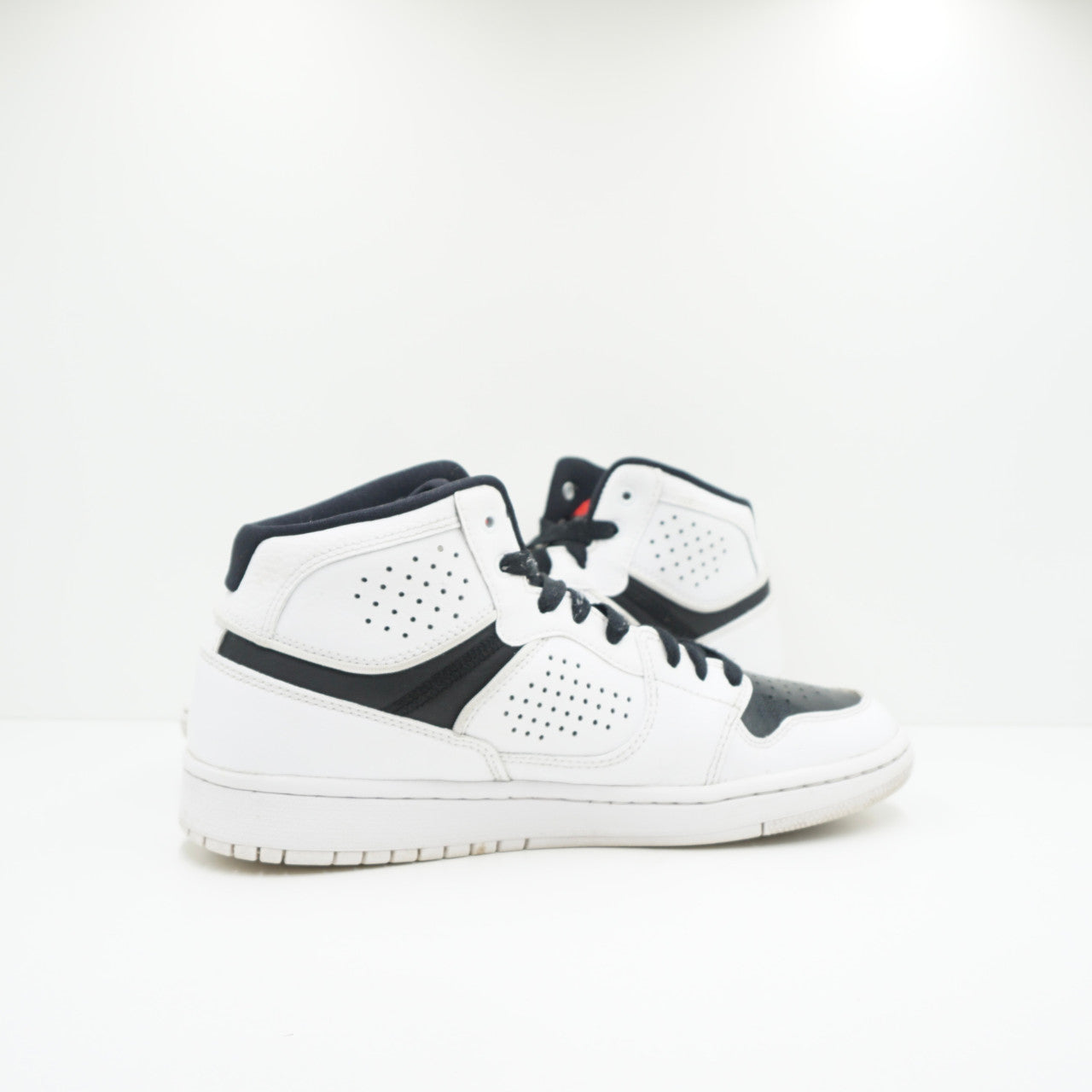 Jordan Access White Black University Red