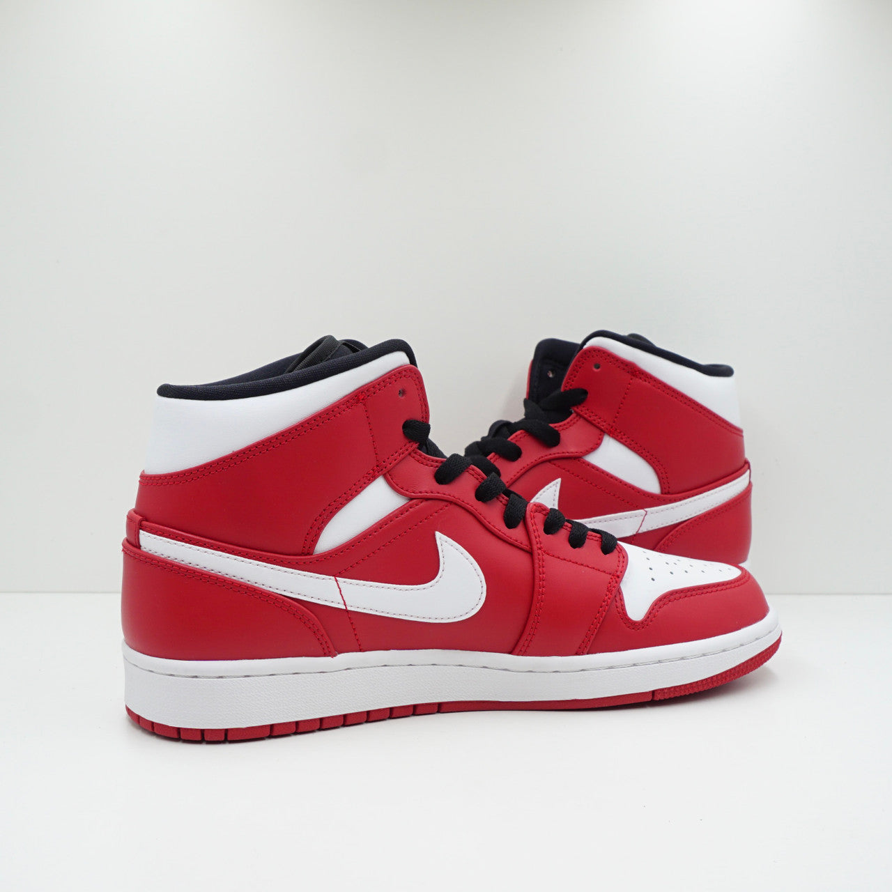 Jordan 1 Mid Chicago