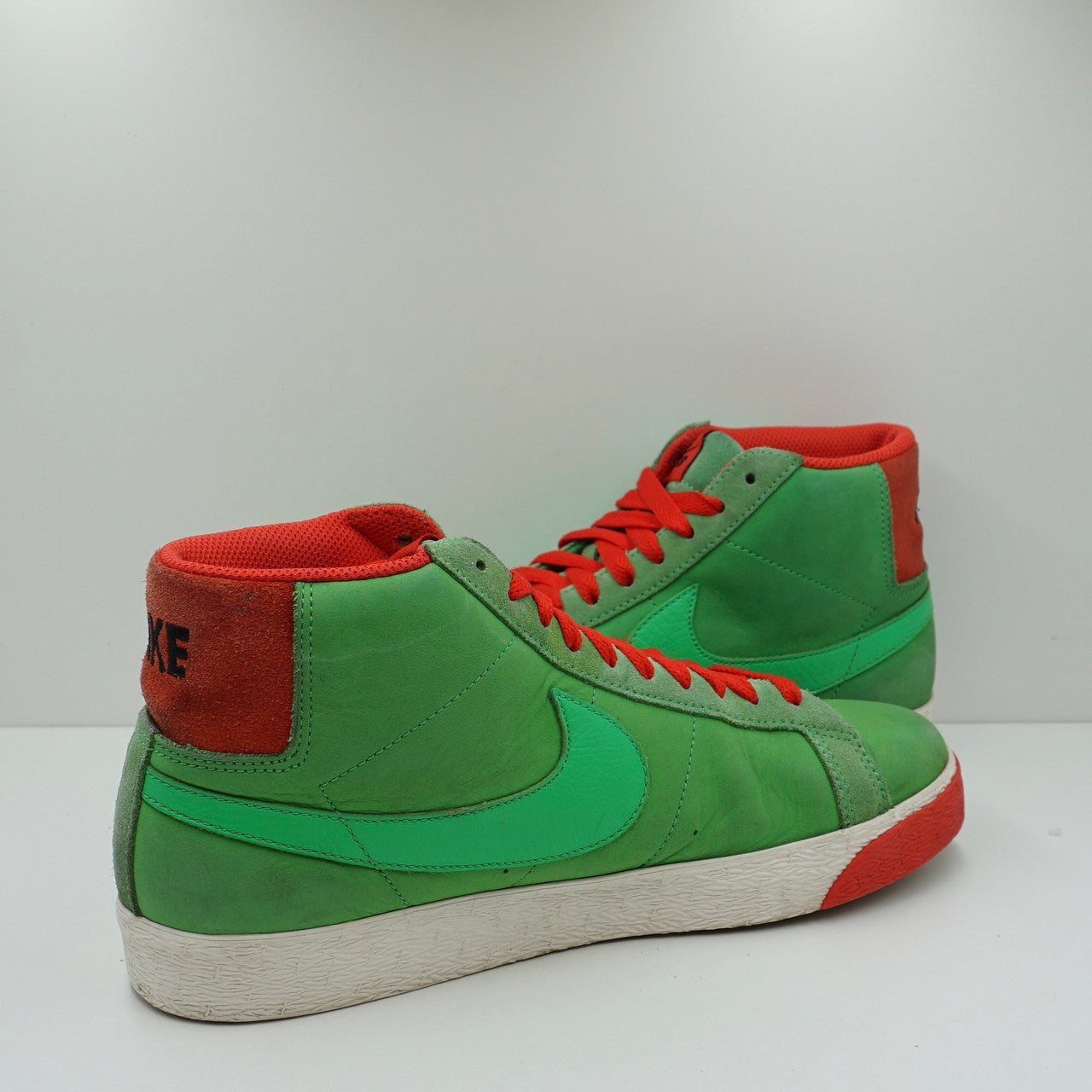 Nike SB Blazer Green Spark Pimento
