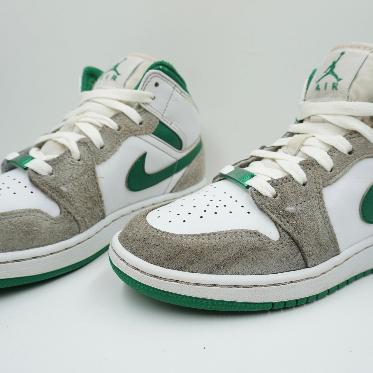 Jordan 1 Mid SE White Pine Green Smoke Grey (GS)