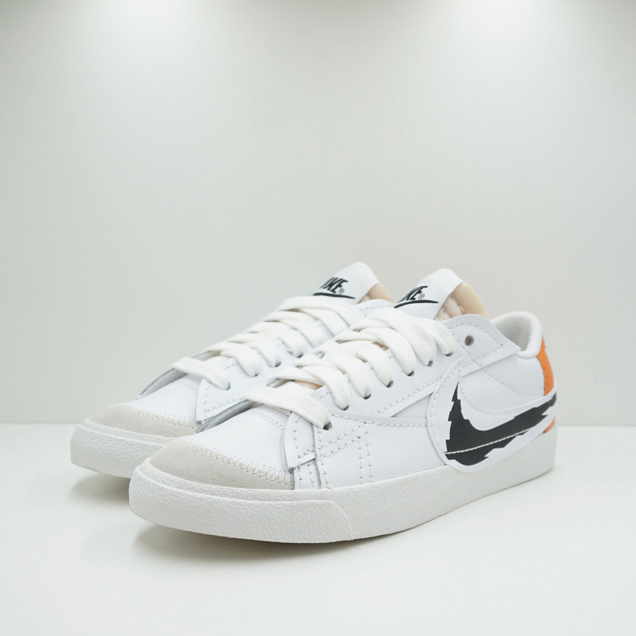 Nike Blazer Low 77 Jumbo Glitch Swoosh