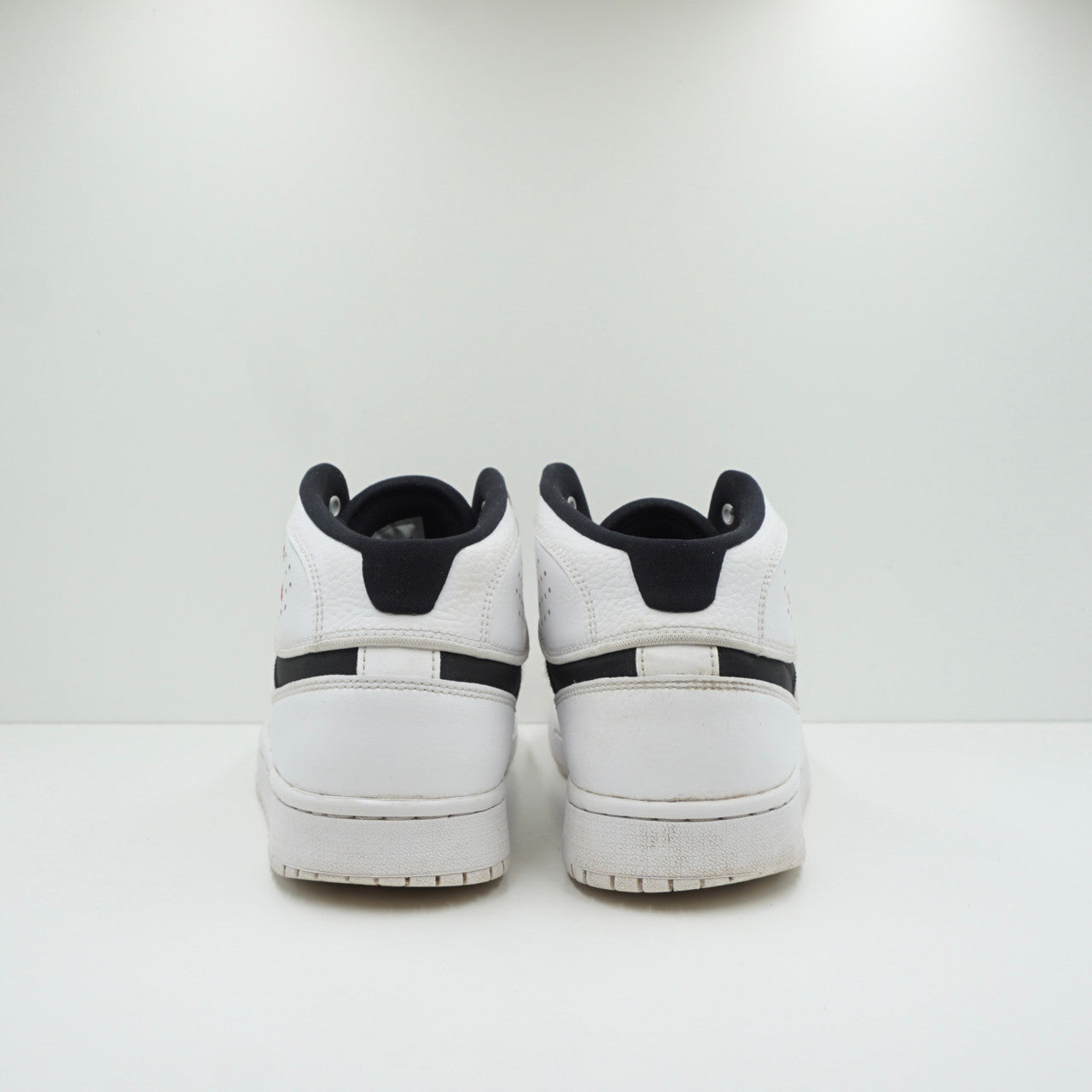 Jordan Access White Black University Red