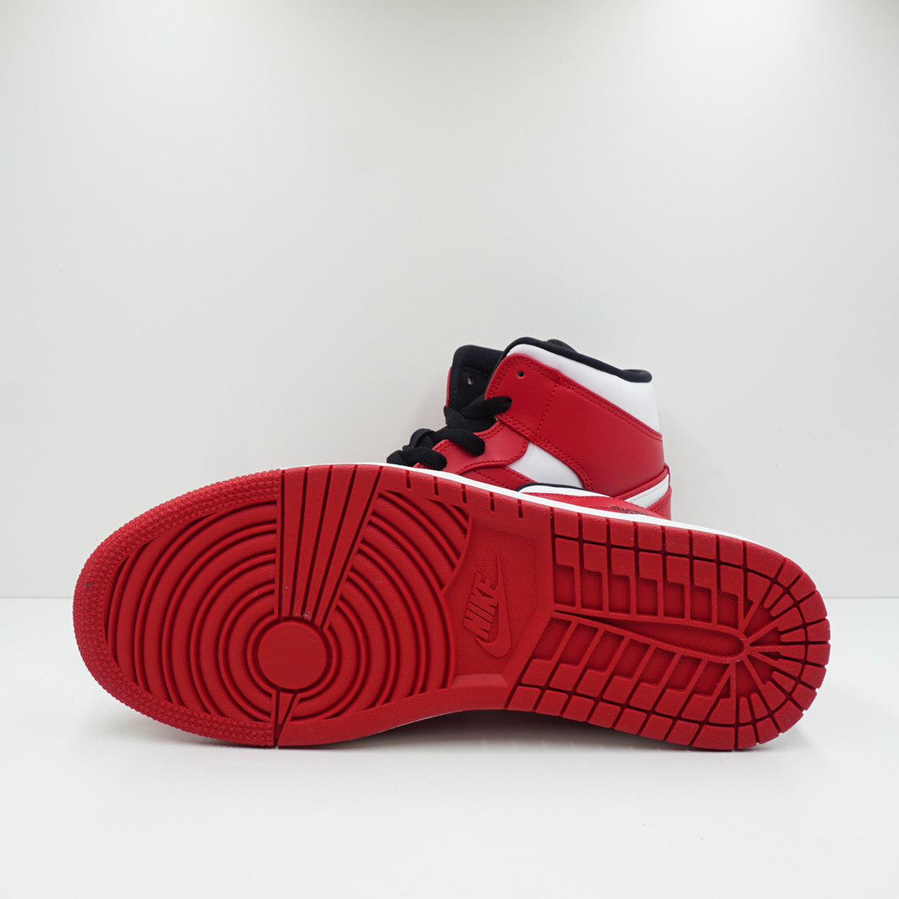 Jordan 1 Mid Chicago