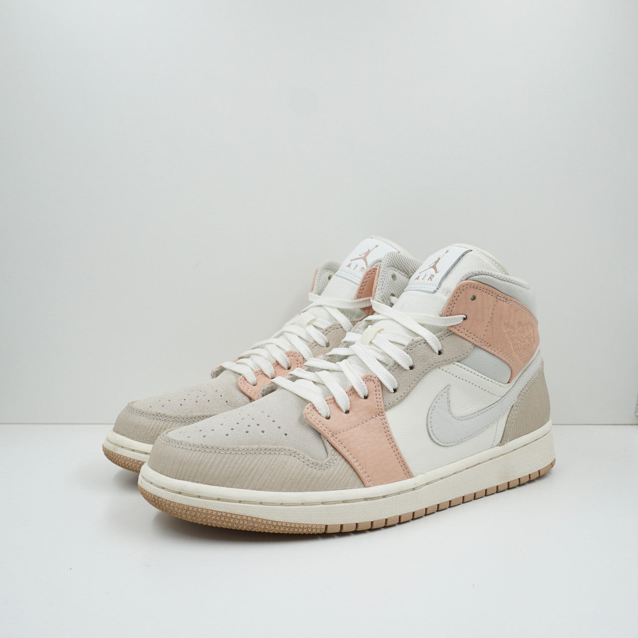 Jordan 1 Mid Milan