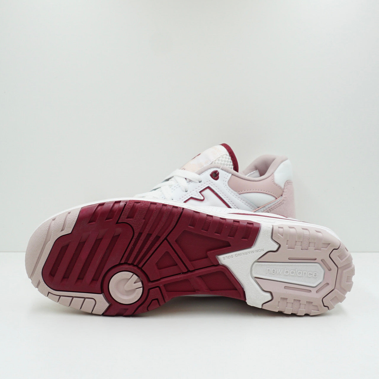 New Balance 550 White Scarlett (W)