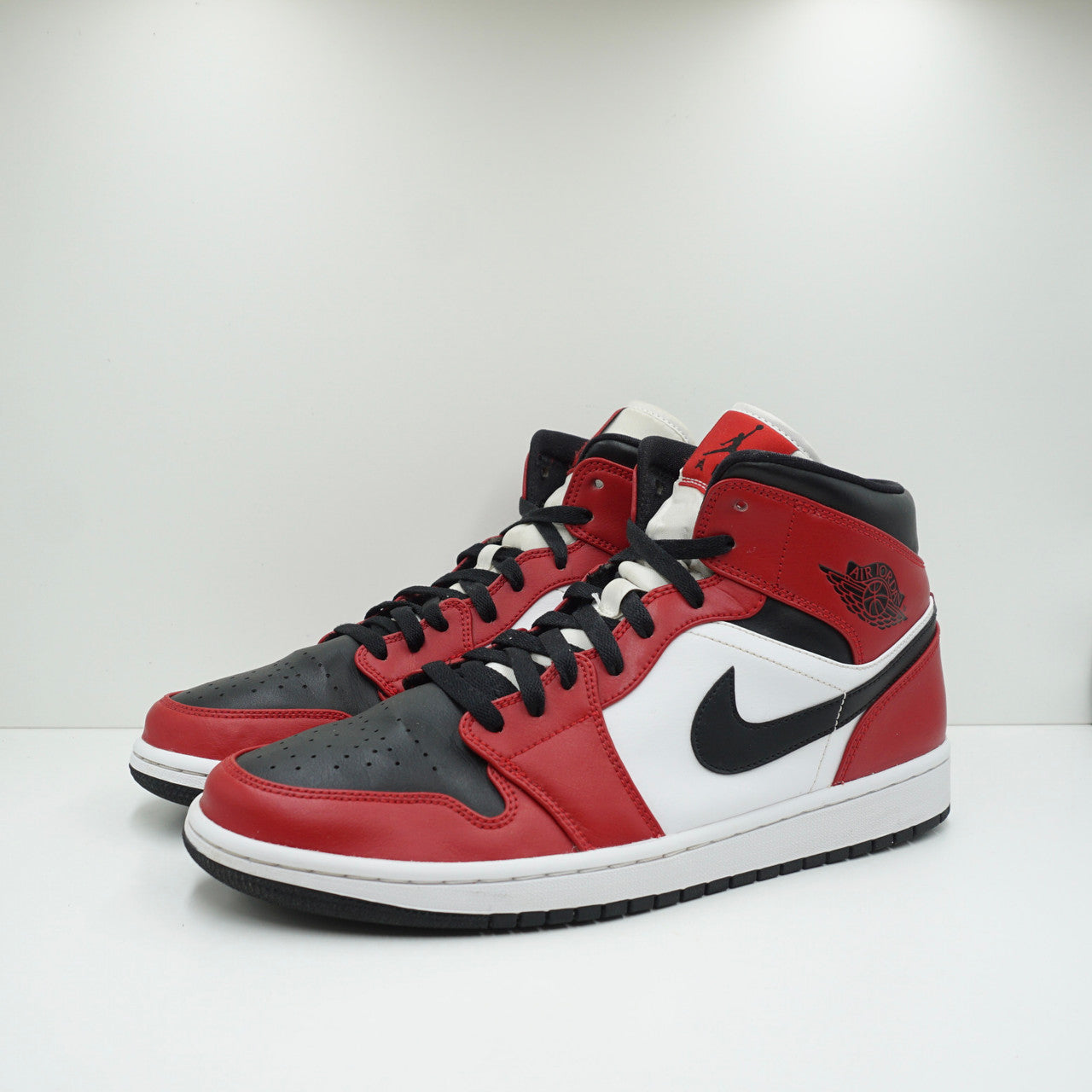 Jordan 1 Mid Chicago Toe (2020)
