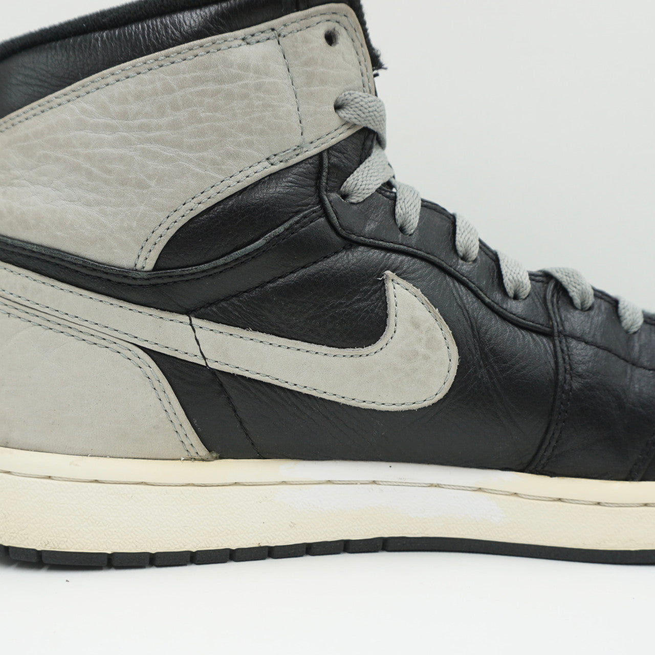 Jordan 1 Retro Shadow (2009)