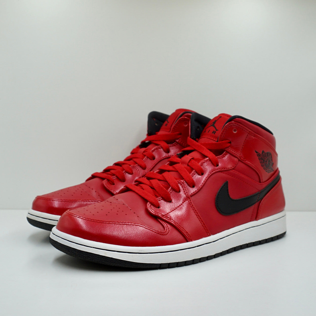 Jordan 1 Mid Gym Red Black Patent