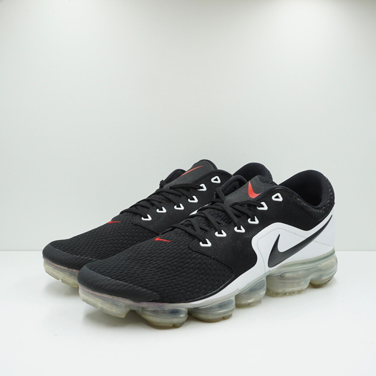 Nike vapormax cs black hotsell and white