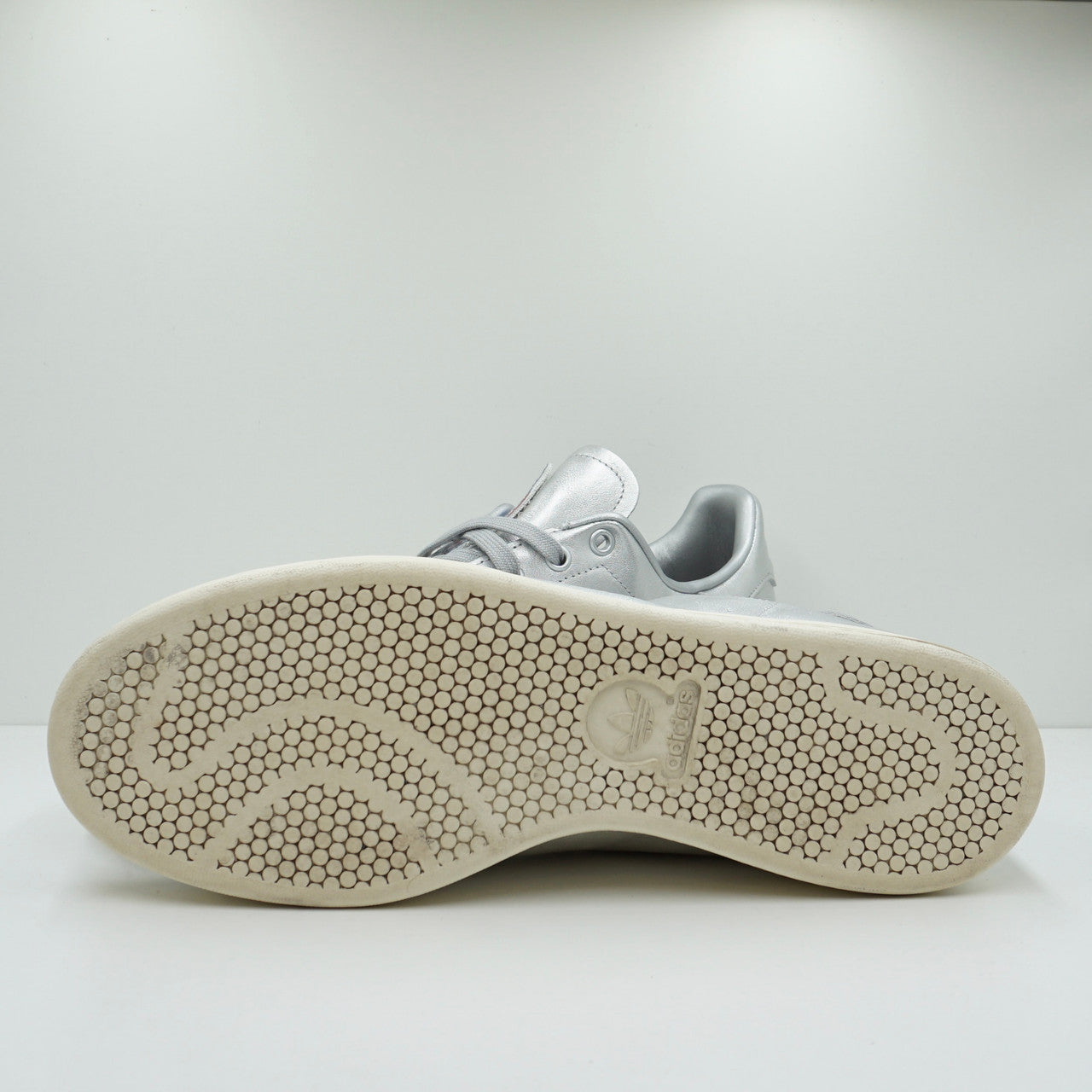 Adidas Sneakersnstuff x Stan Smith Spacesuit