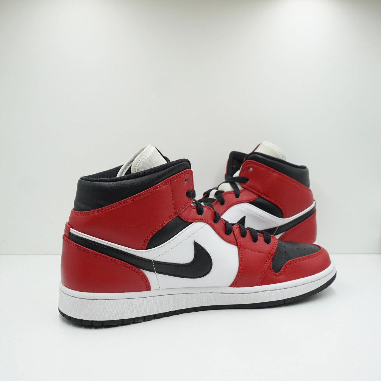 Jordan 1 Mid Chicago Toe (2020)
