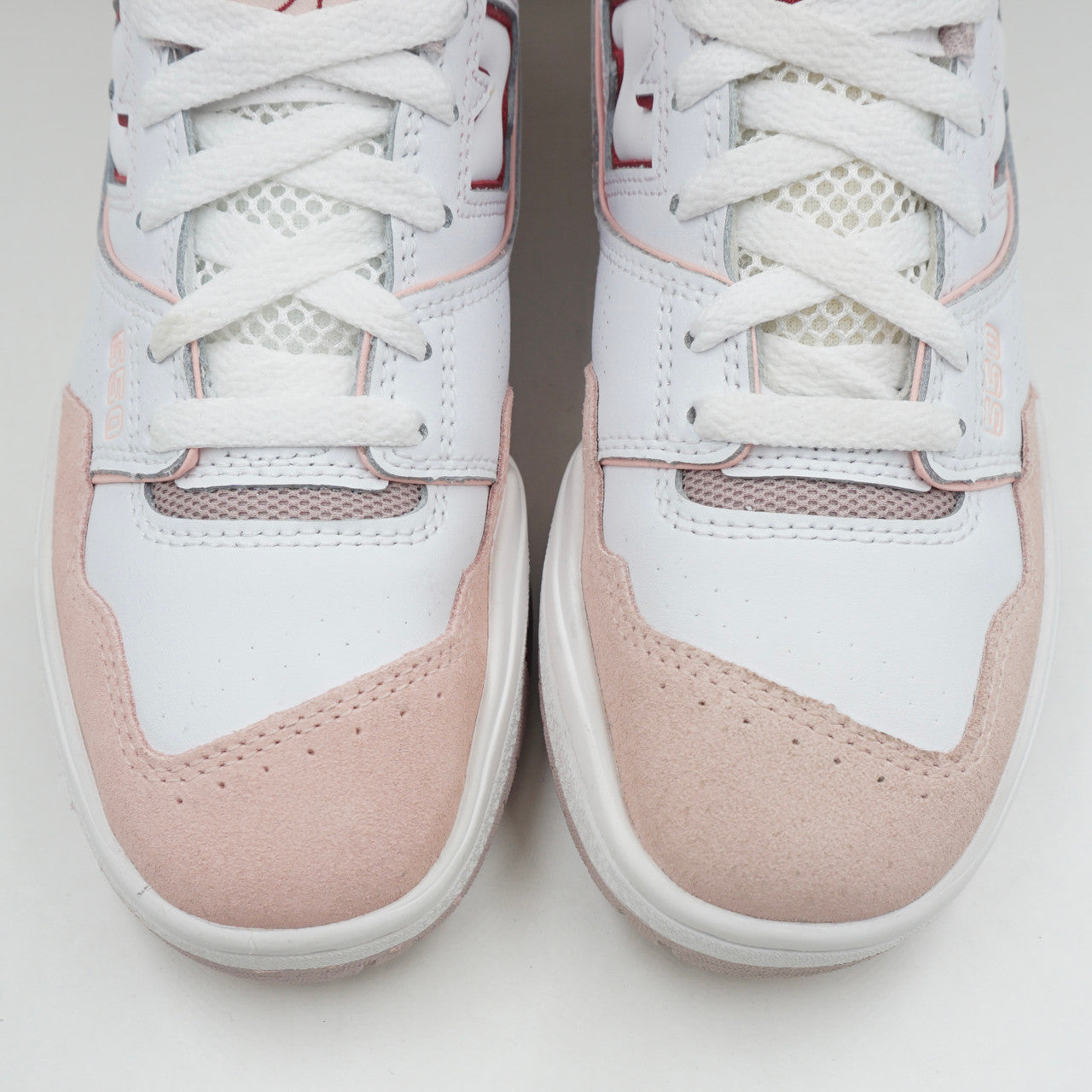 New Balance 550 White Scarlett (W)