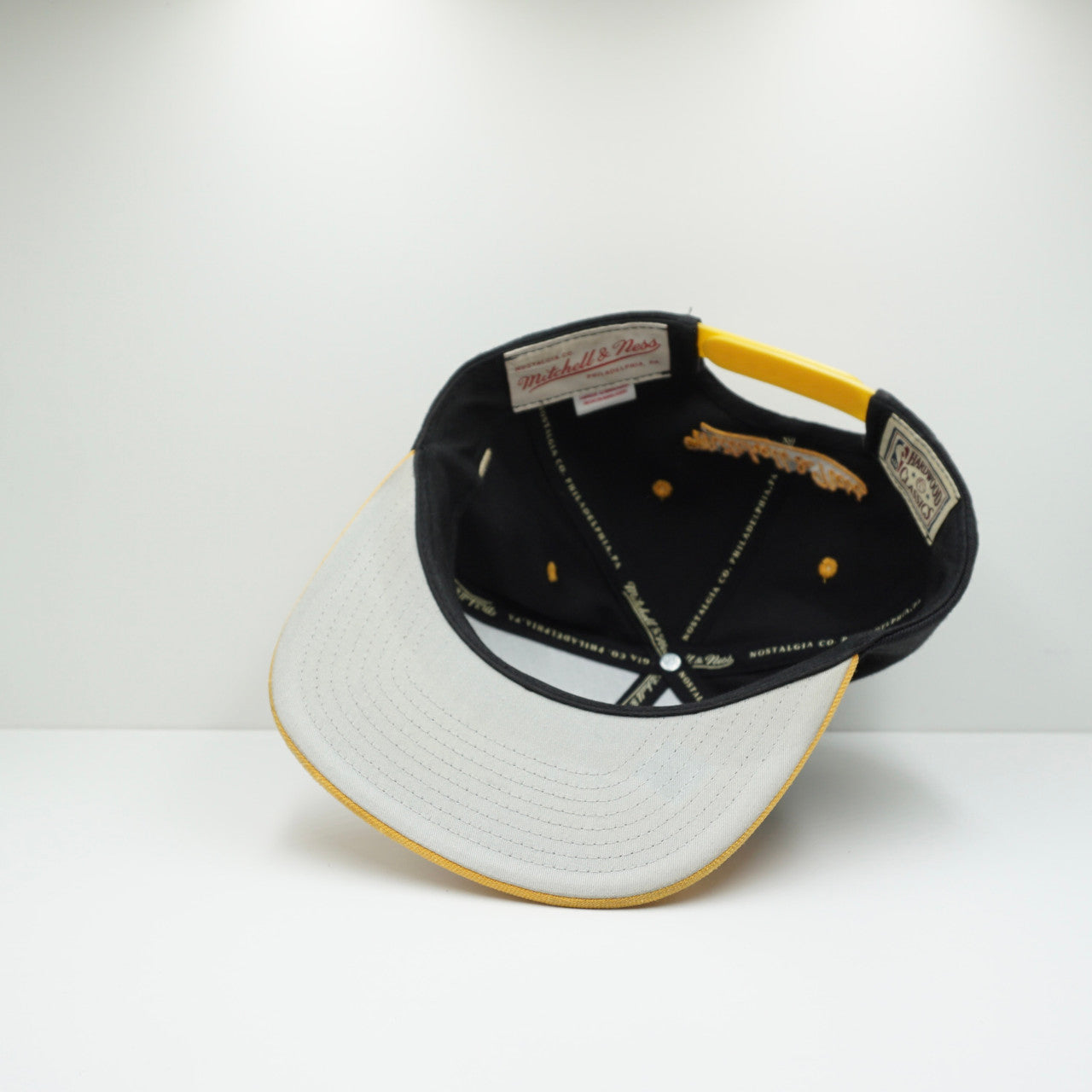 Mitchell & Ness Los Angeles Lakers Snapback Cap