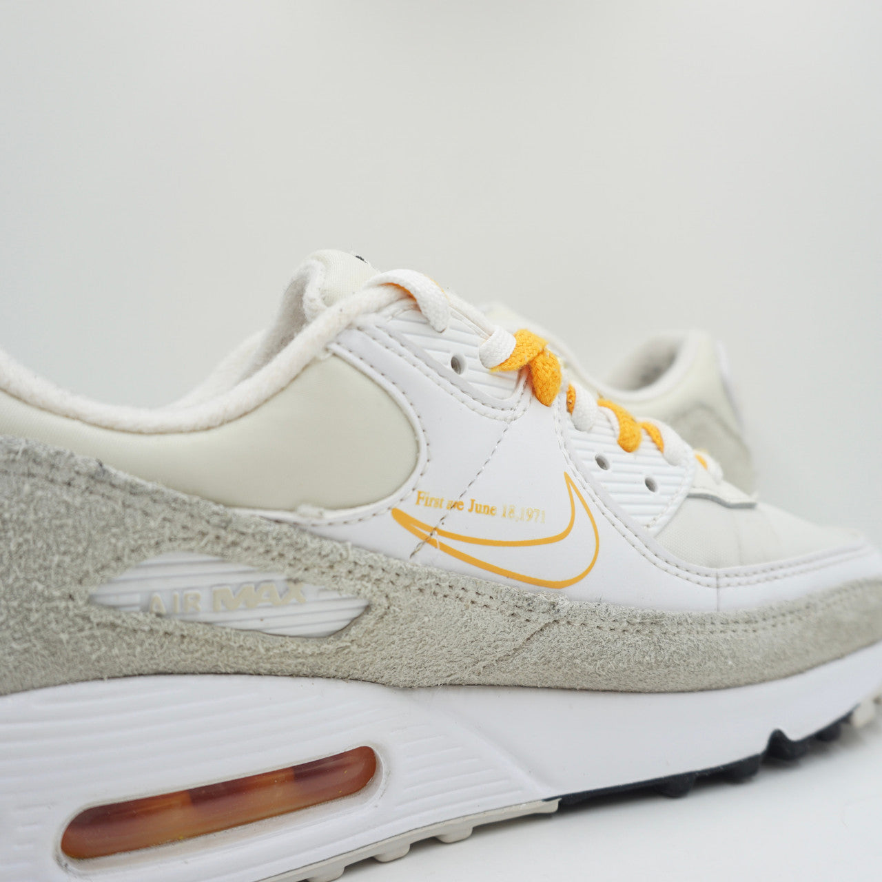 Nike Air Max 90 Light Bone University Gold (W)