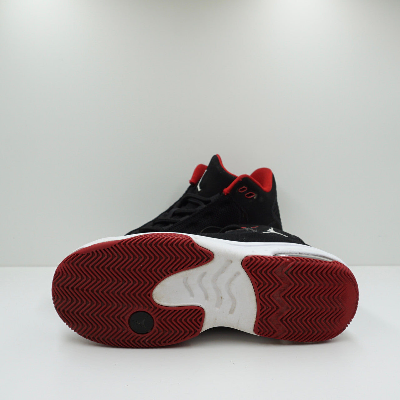 Jordan Max Aura 2 Black Gym Red (GS)