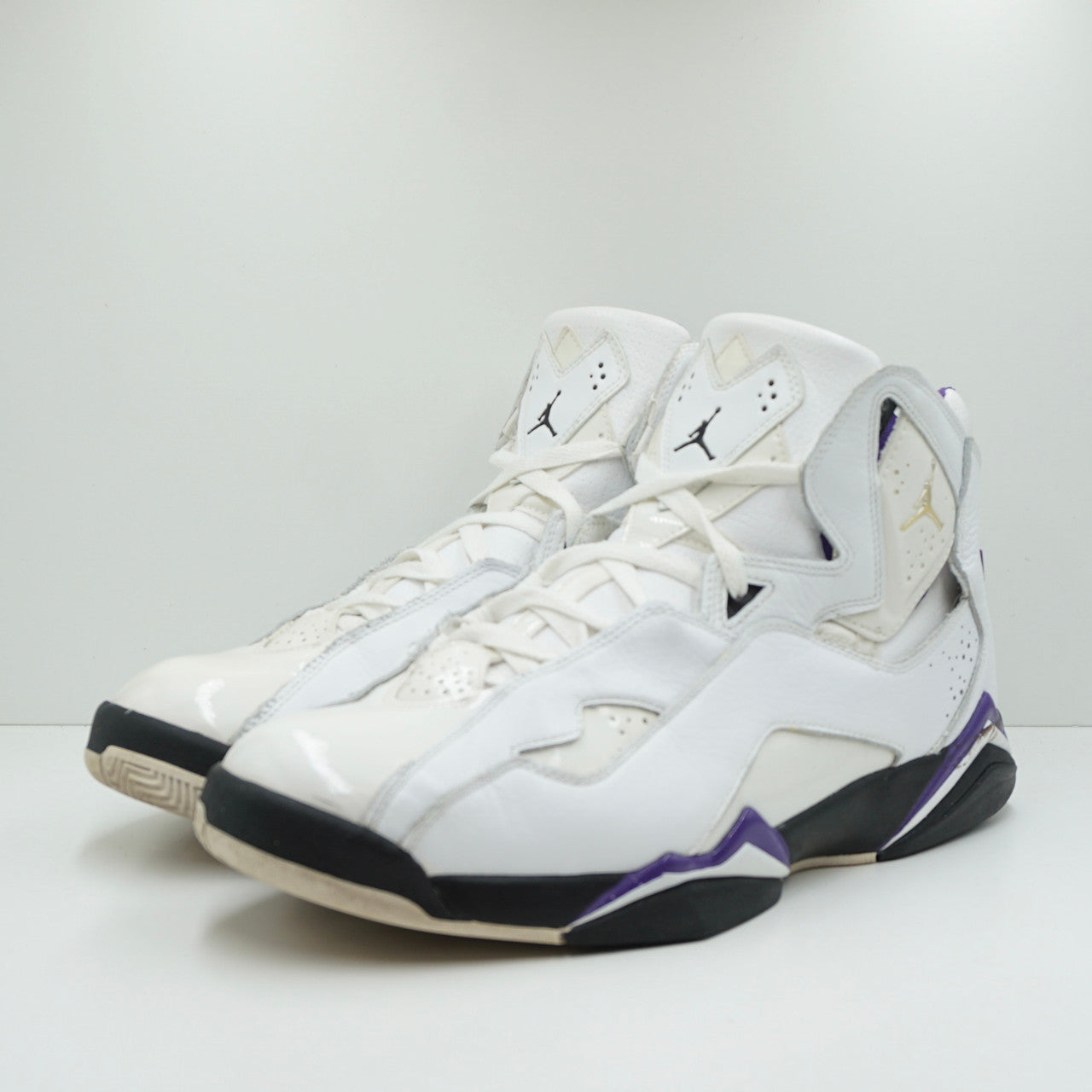 Jordan true flight hot sale black and purple