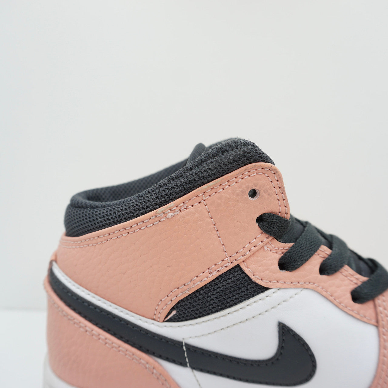 Jordan 1 Mid Pink Quartz (GS)