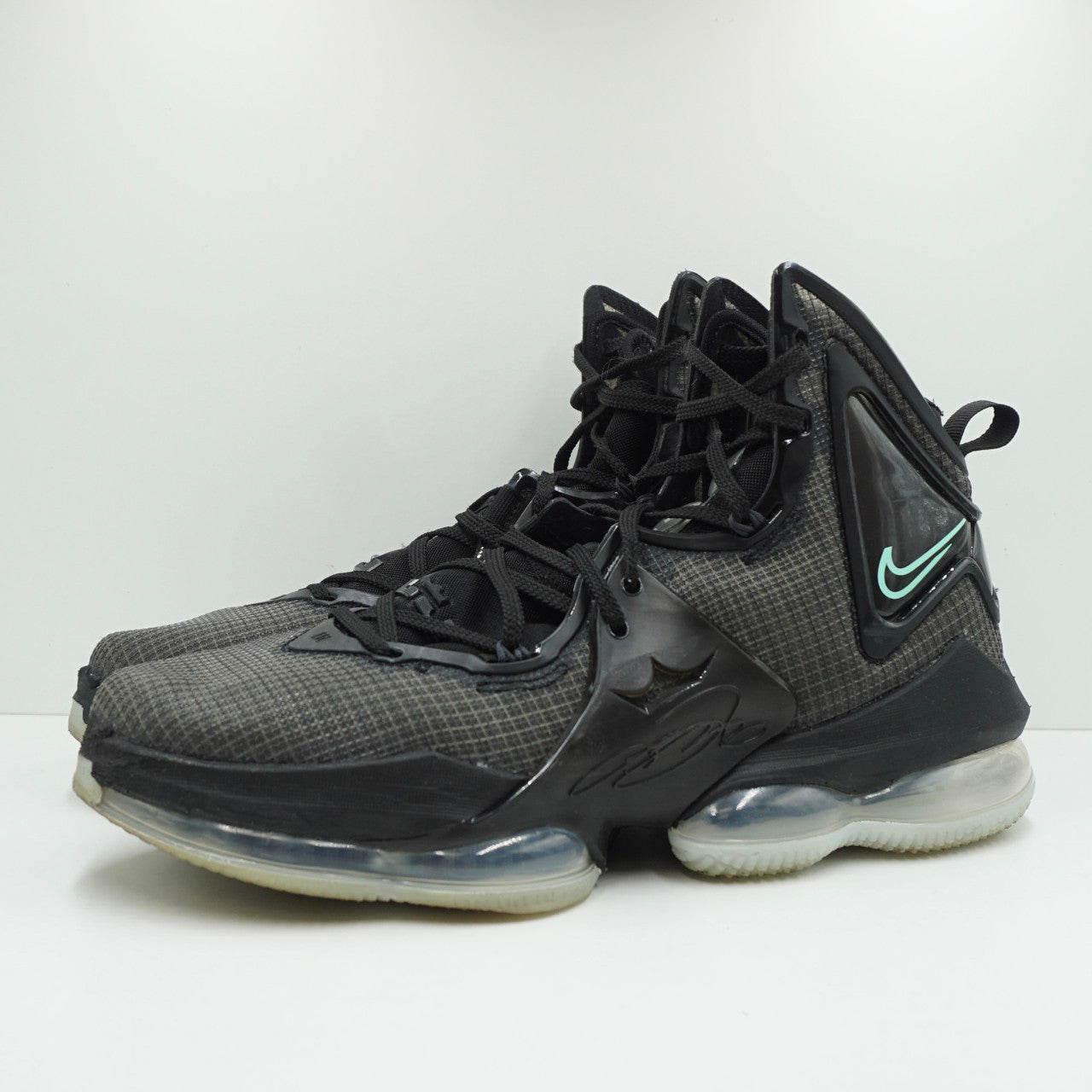 Nike LeBron 19 Black Anthracite Green Glow