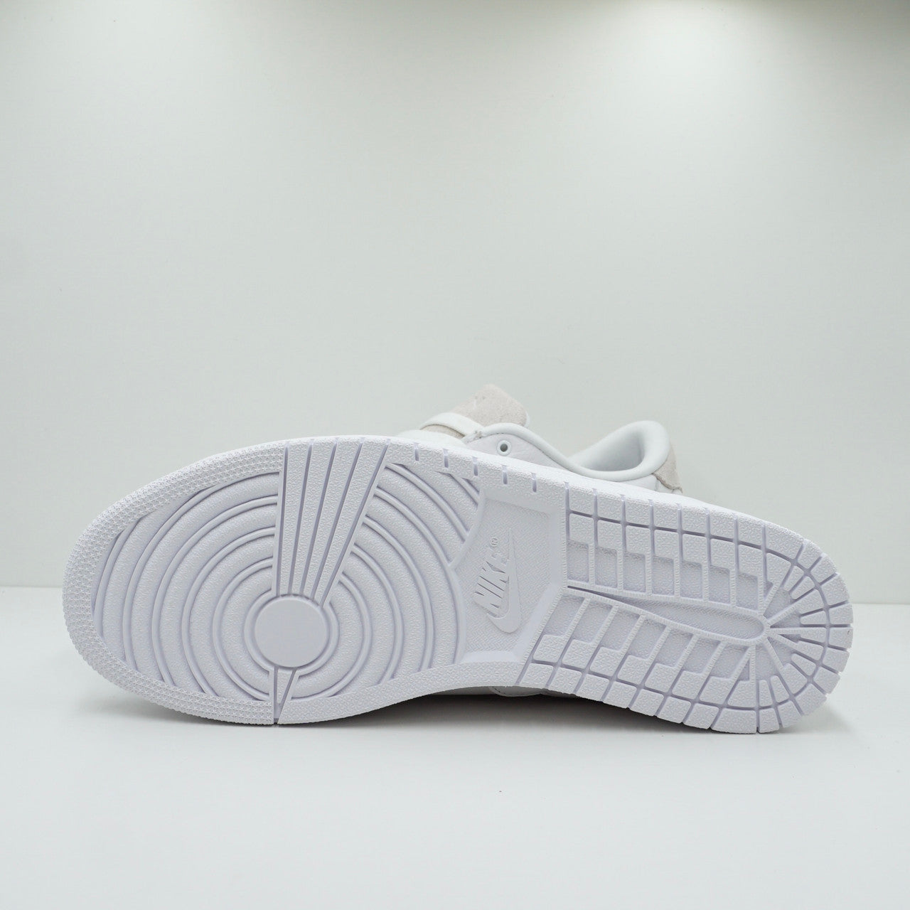 Jordan Centre Court White