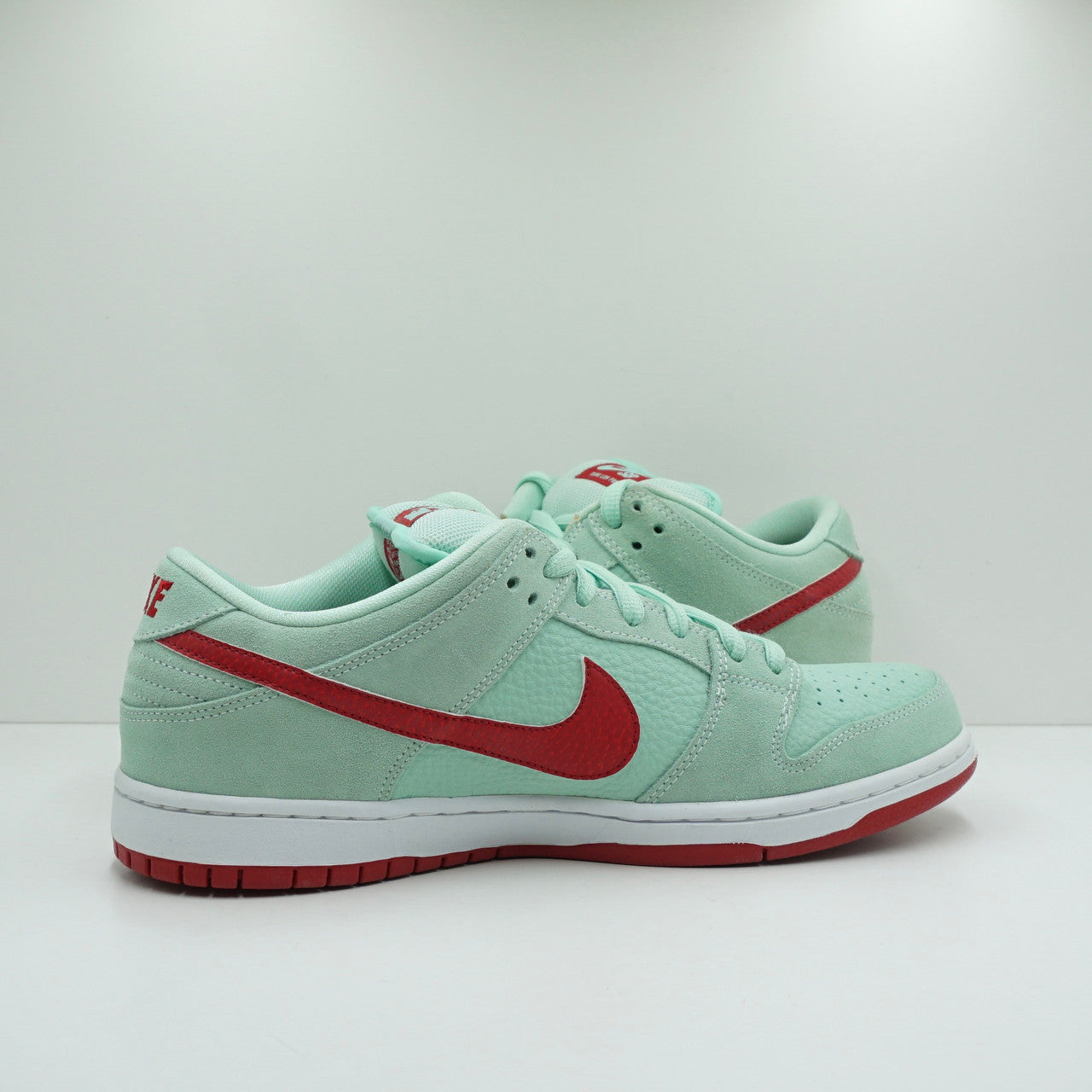 Nike SB Dunk Low Medium Mint Gym Red