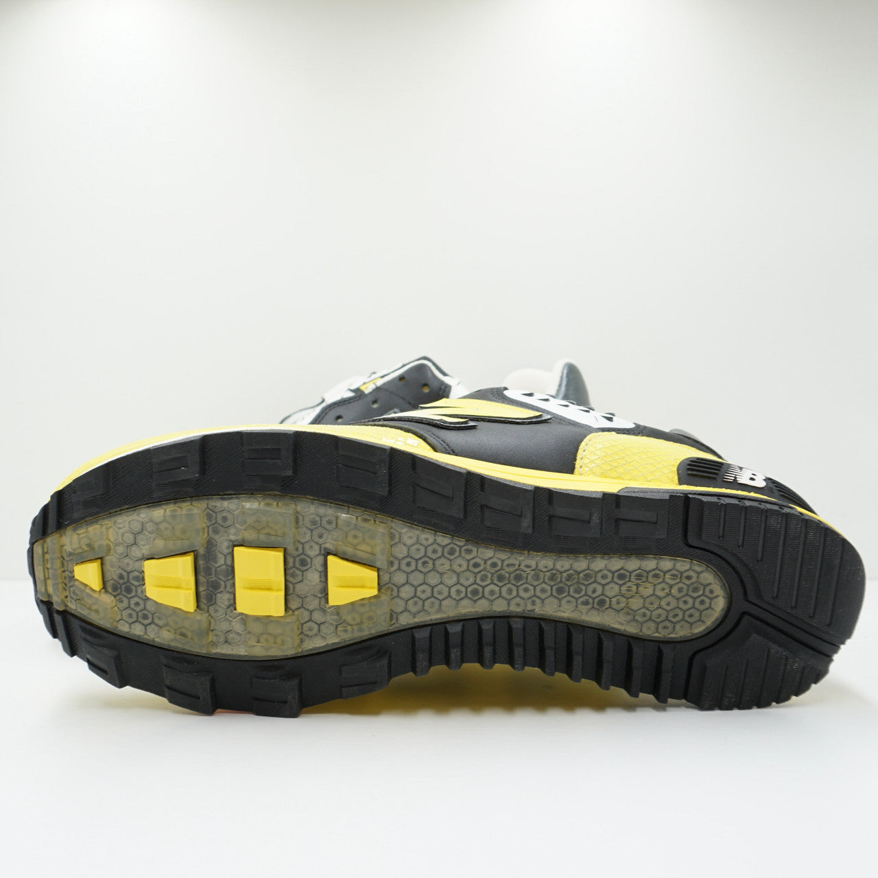 New Balance 1400 Super Team 33 Butterfly Fish