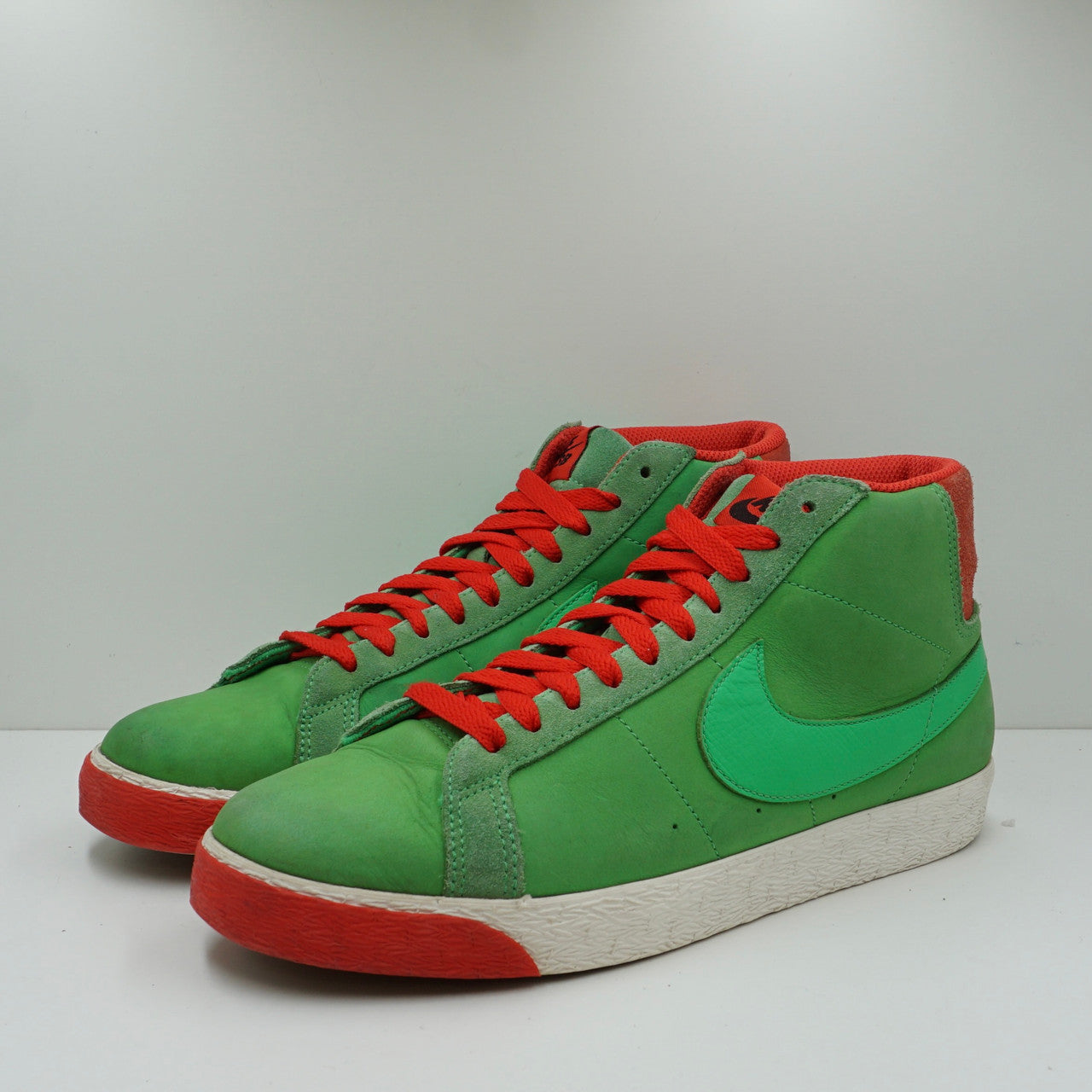 Nike SB Blazer Green Spark Pimento