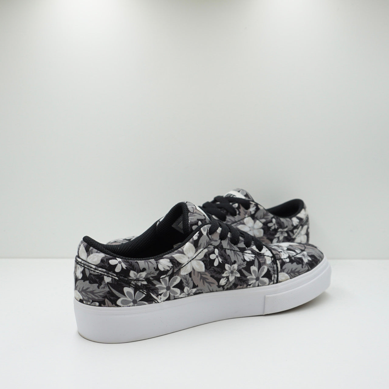 Nike SB Satire Canvas Flowers