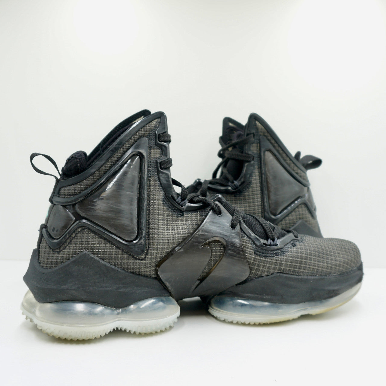 Nike LeBron 19 Black Anthracite Green Glow