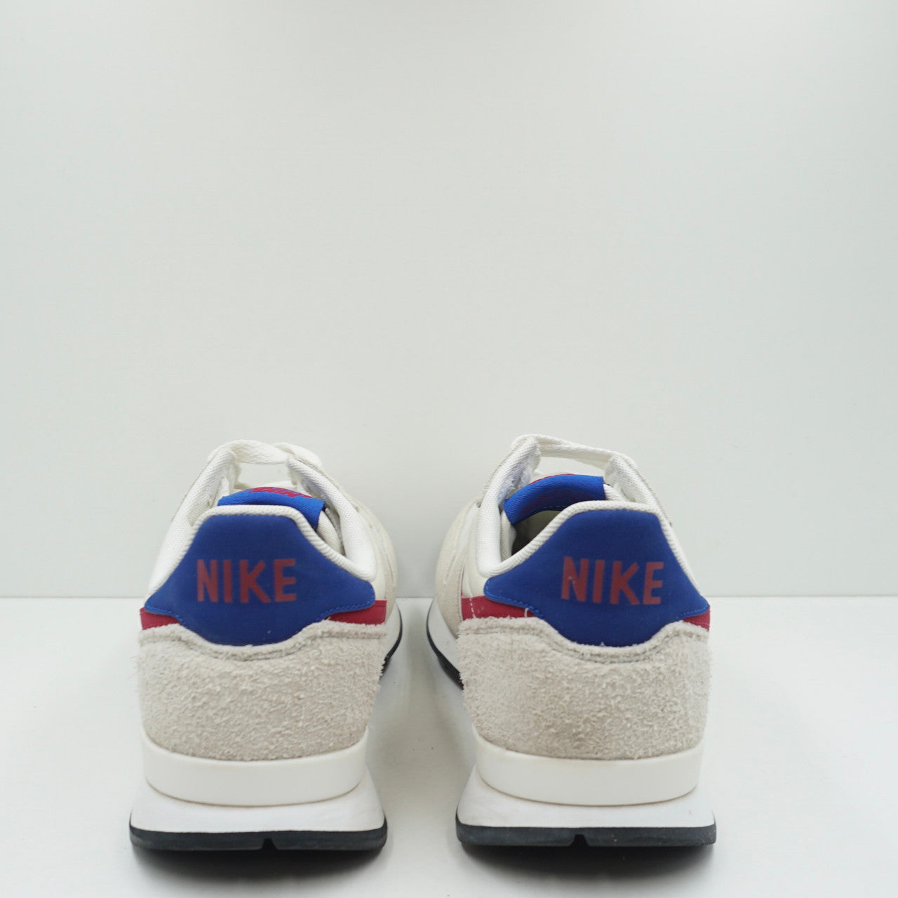 Nike Internationalist Summit White/Noble Red (W)