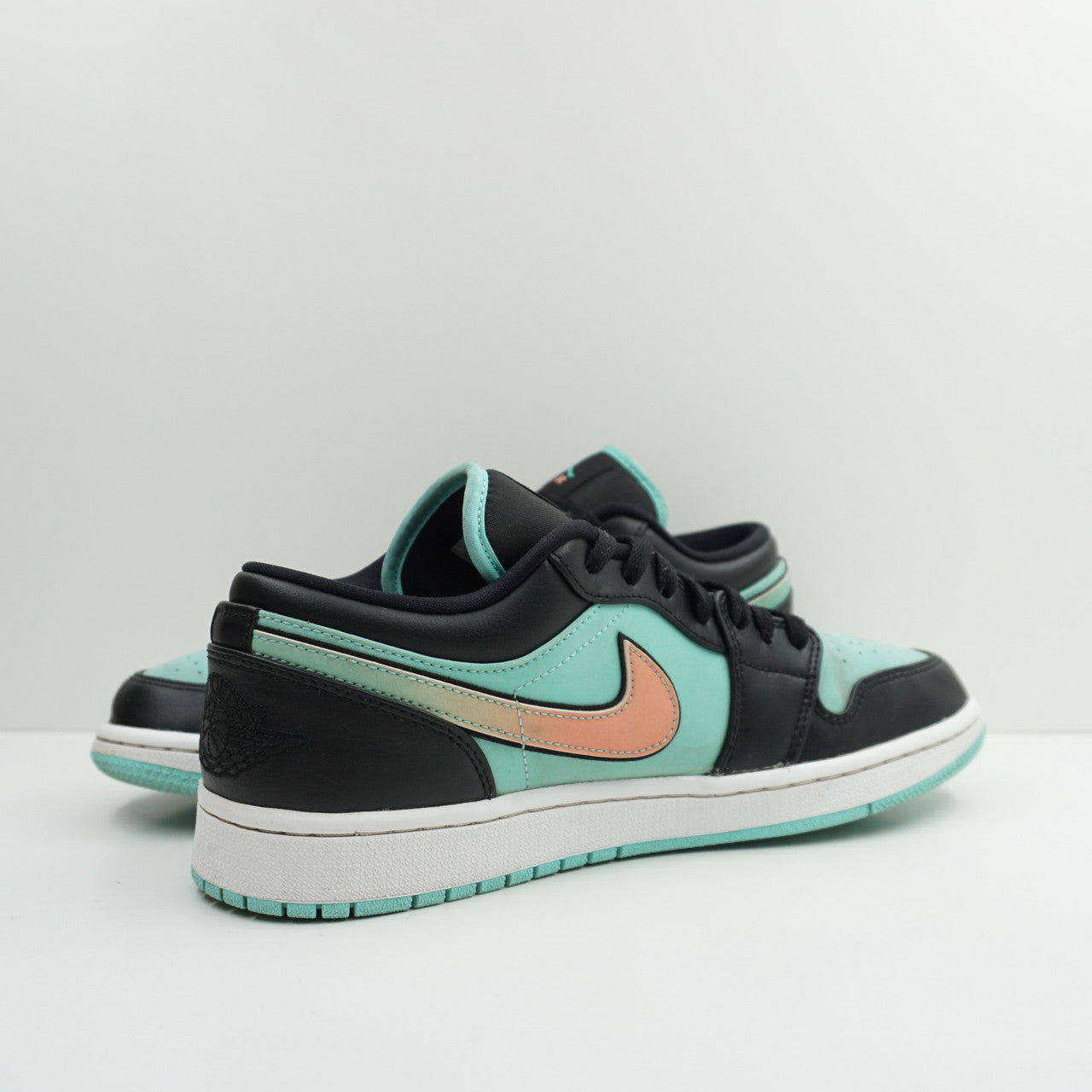 Jordan 1 Low SE Tropical Twist
