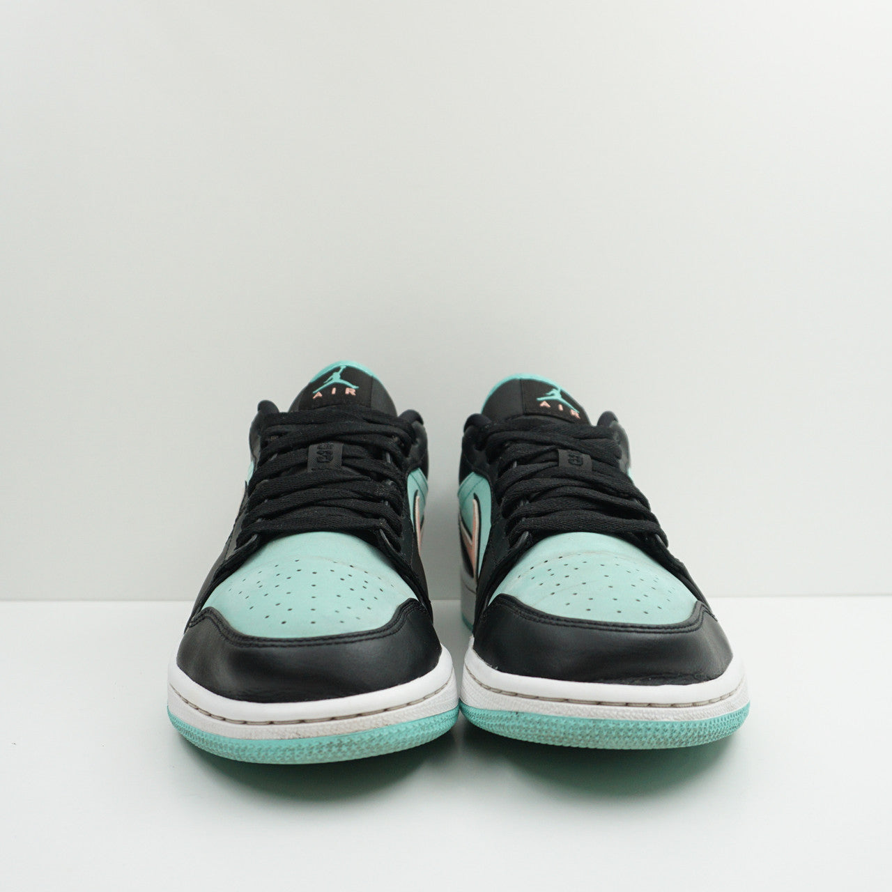 Jordan 1 Low SE Tropical Twist