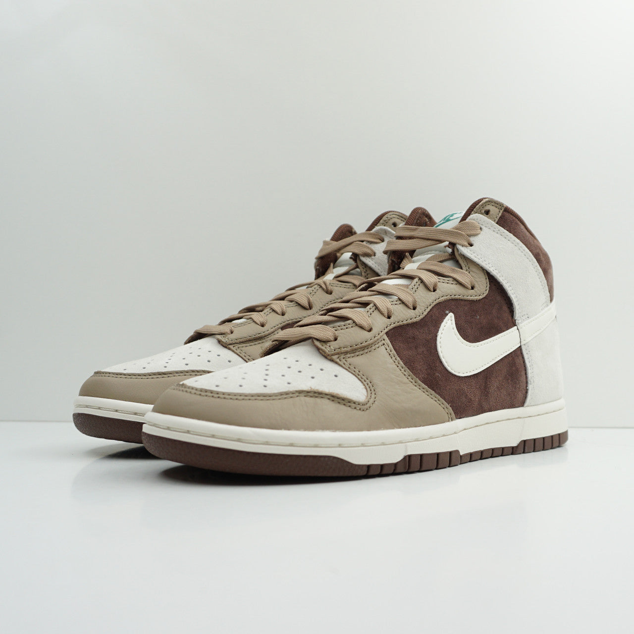 Nike Dunk High Light Chocolate