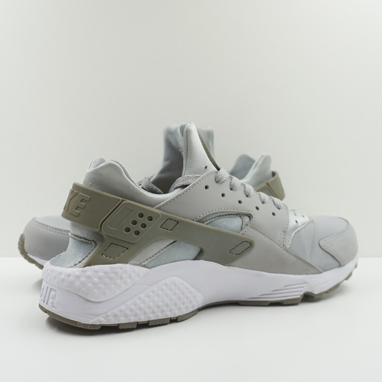 Nike Air Huarache Wolf Grey